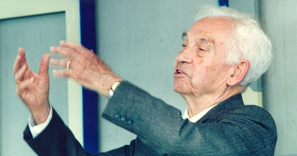 Ernst Mayr, attribution: University of Konstanz, CC BY 2.5 <https://creativecommons.org/licenses/by/2.5>, via Wikimedia Commons