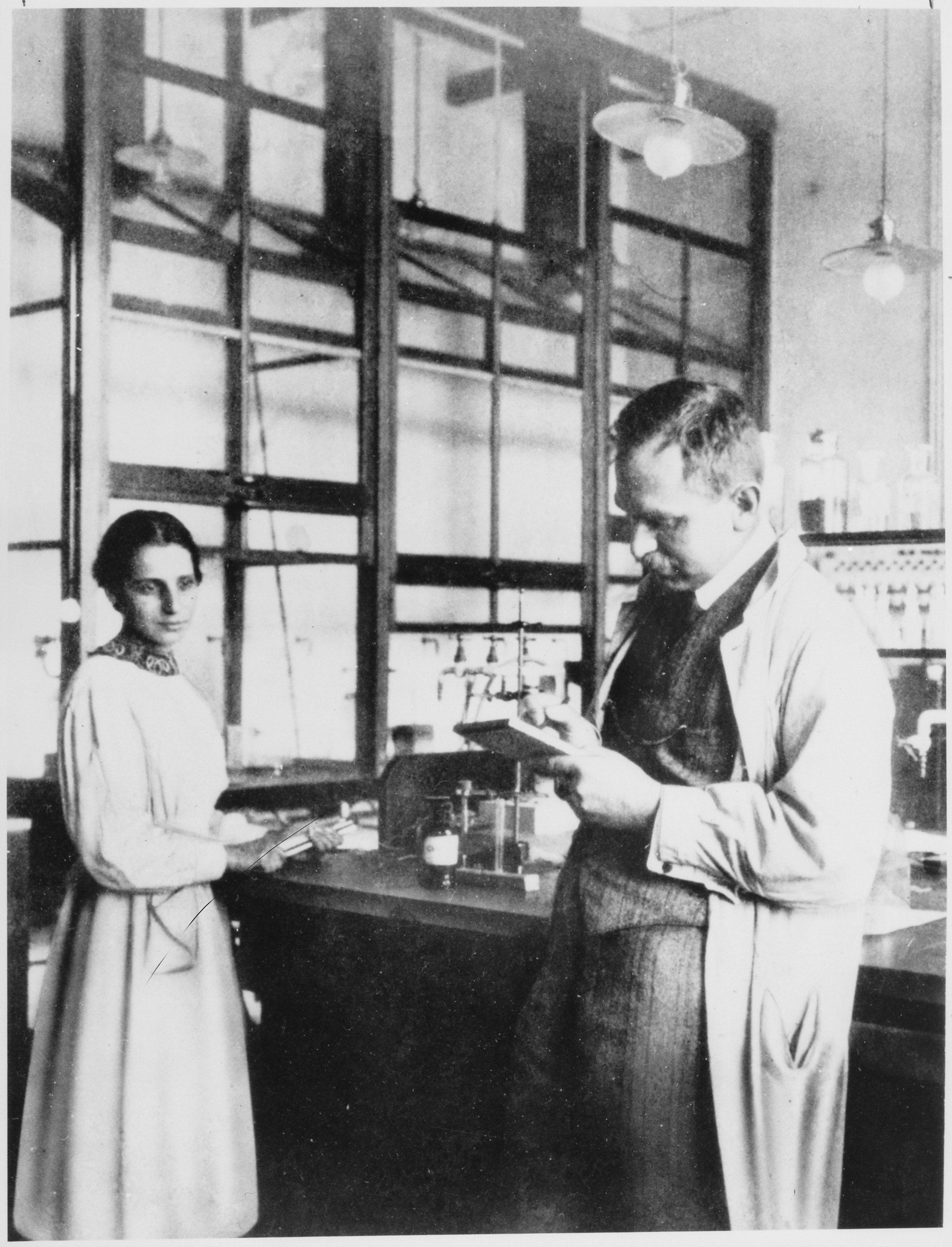 Otto Hahn e Lise Meitner nel 1913, public Domain